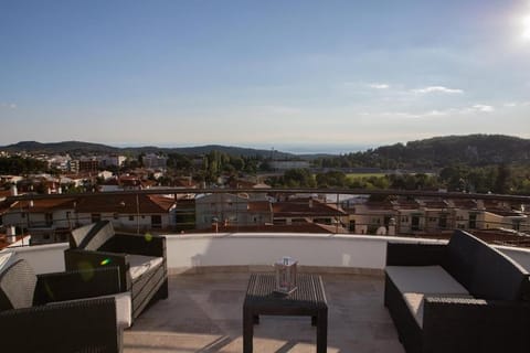 Eagles' Gem Apartment in Halkidiki