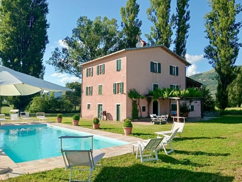 Property building, Garden, Garden view, Pool view, Swimming pool, sunbed