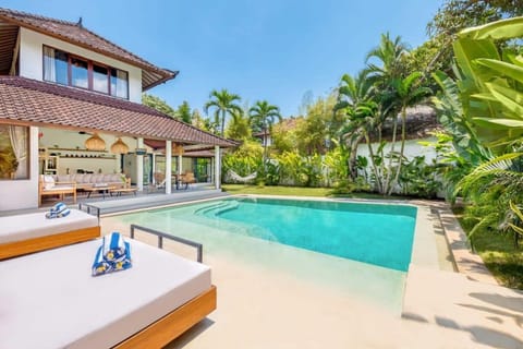 Villa Baladeva - 5 BDR Luxury Villa with huge private Pool Villa in Kuta