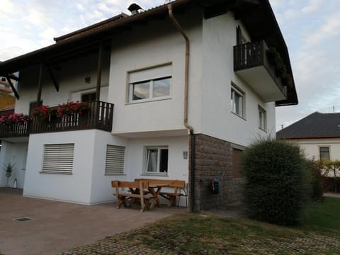 Haus Ebner Eppan an der Weinstraße St Pauls Farm Stay in Trentino-South Tyrol