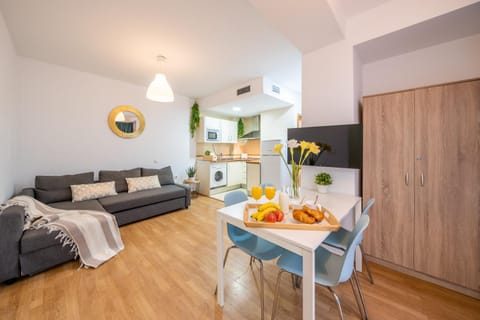 Living room, Seating area, Dining area, Communal kitchen, kitchen