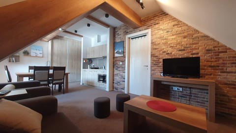 TV and multimedia, Living room, Dining area