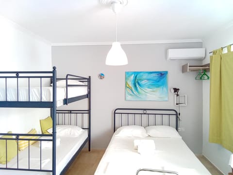 Bed, Photo of the whole room, bunk bed