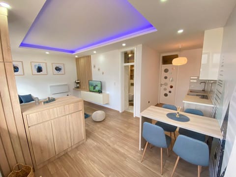 Kitchen or kitchenette, Living room, Dining area