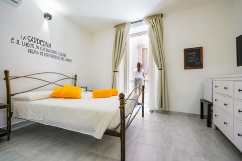 Bed, Photo of the whole room, Bedroom, towels, air conditioner