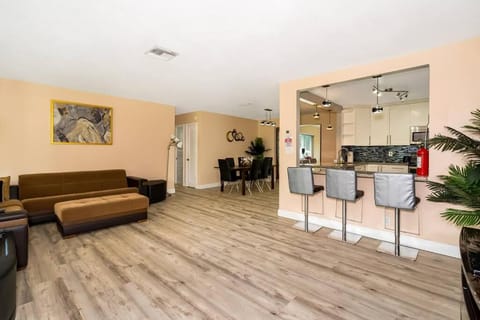 Tranquil Retreat with HEATED POOL Minutes to the Beach House in Dania Beach