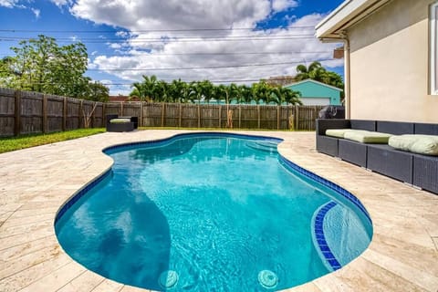 Tranquil Retreat with HEATED POOL Minutes to the Beach House in Dania Beach