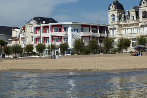 Facade/entrance, Beach