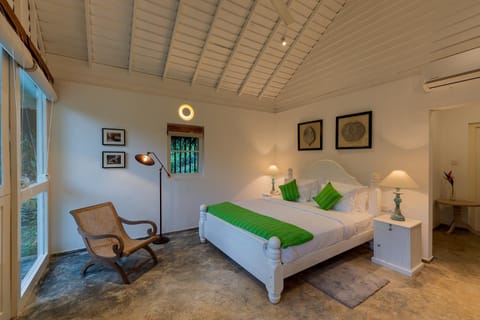 Photo of the whole room, Bedroom