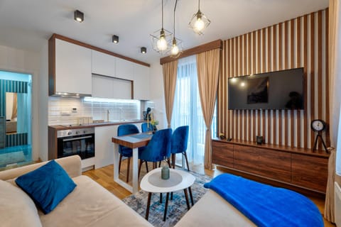 TV and multimedia, Kitchen or kitchenette, Living room, Seating area