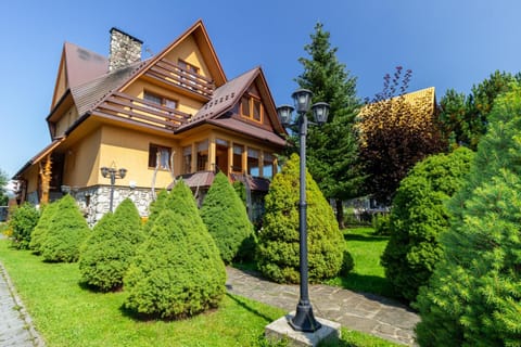Property building, Garden, Garden view