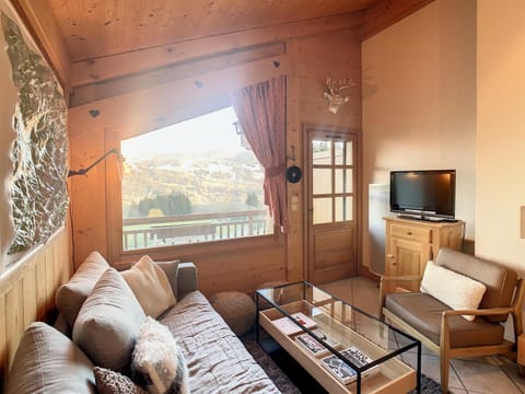 Duplex 4 pièces avec parking et wifi au pied des pistes - FR-1-560-83 Apartment in Combloux