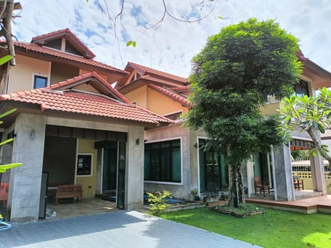 Property building, Garden view