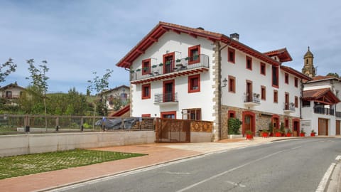 Property building, Facade/entrance, Parking