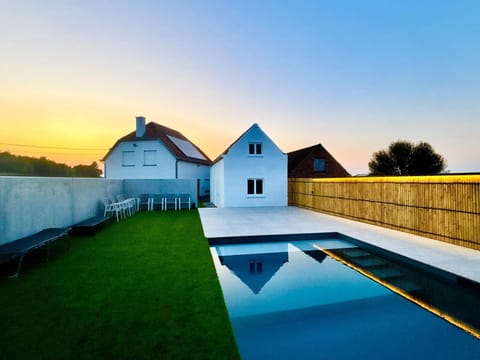 Pool view, Swimming pool, Swimming pool
