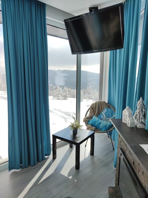 Natural landscape, TV and multimedia, View (from property/room), Living room, Mountain view