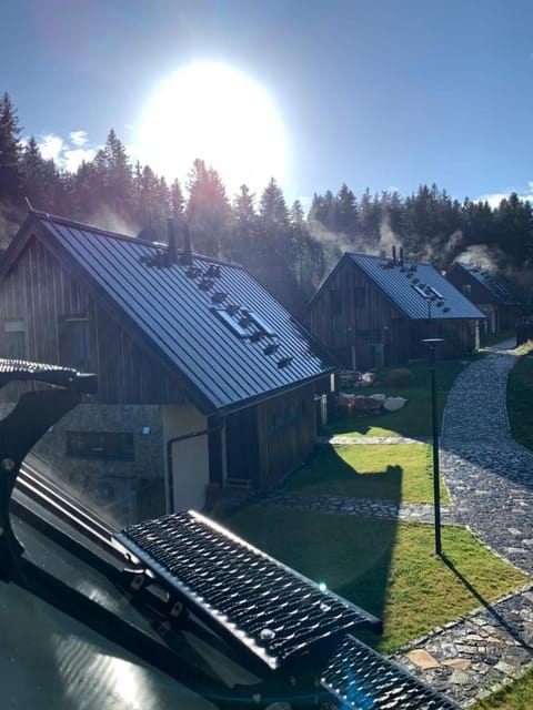Property building, Neighbourhood