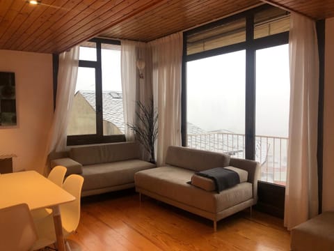 Communal lounge/ TV room, Lounge or bar, Dining area