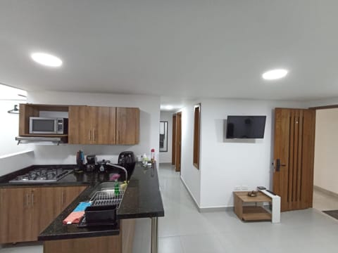 Communal lounge/ TV room, minibar, stove