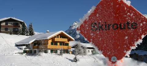 Landhaus Alpenland Bed and Breakfast in Lech