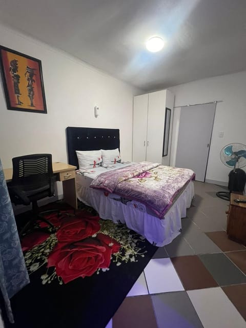 M5 PARK BED AND BREAKFAST Bed and Breakfast in Cape Town