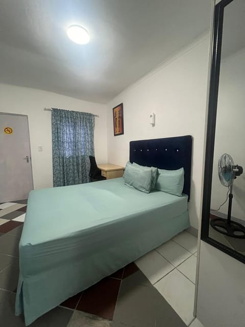 M5 PARK BED AND BREAKFAST Bed and Breakfast in Cape Town