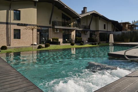 Day, Swimming pool, sunbed