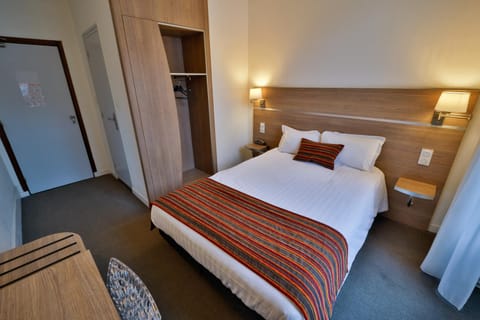 Photo of the whole room, wardrobe