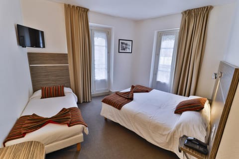 TV and multimedia, Photo of the whole room, Bedroom, City view