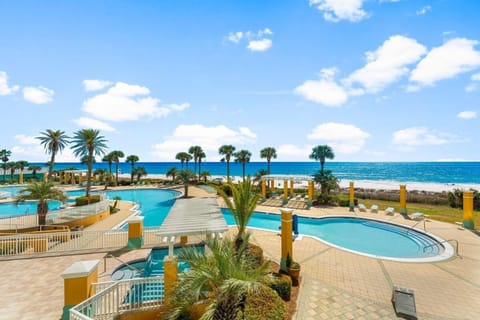 Nearby landmark, Day, Natural landscape, Beach, Pool view, Sea view, Swimming pool, sunbed