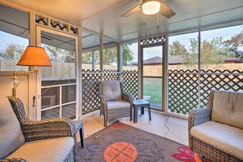 Home with Screened Porch about 10 Miles to Dtwn OKC! House in Norman