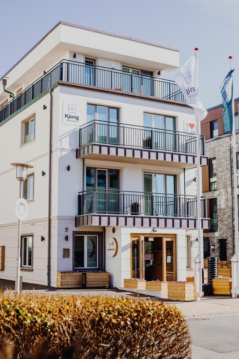 Property building, Day