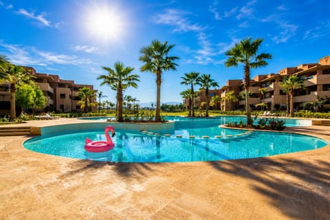 Property building, Day, Garden view, Swimming pool