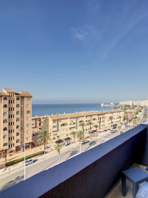 Sea view, Street view