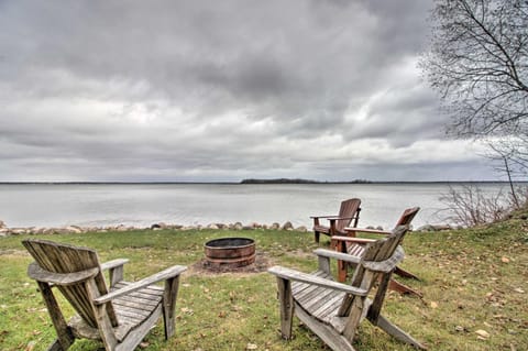 Pelican Lake Retreat with Fire Pit, Dock and Grill! House in Breezy Point