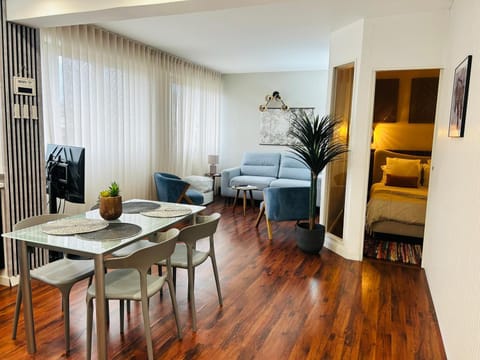 LE CARDINAL, appartement avec parking privé, gare, centre ville, Apartment in Annecy