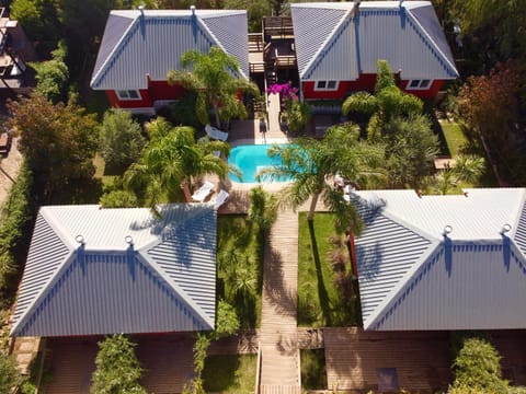 Property building, Garden, Swimming pool
