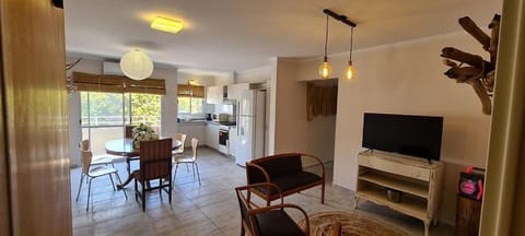 Communal lounge/ TV room, TV and multimedia, Kitchen or kitchenette, Living room, Seating area, Dining area