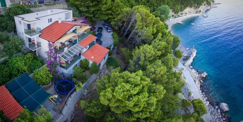 Property building, Facade/entrance, Bird's eye view, Beach
