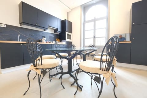 Dining area, Communal kitchen