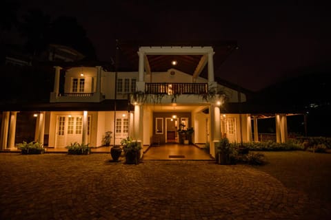 Property building, Facade/entrance, Night