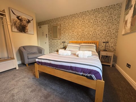 Bed, Photo of the whole room, towels