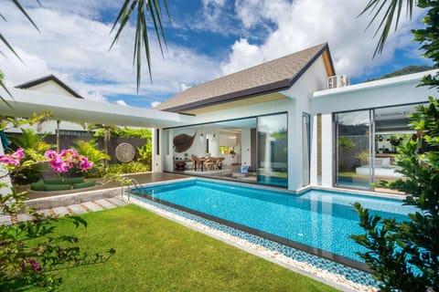 Garden, Swimming pool