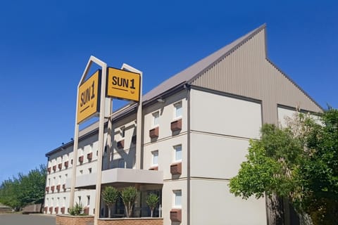 Property building, Day