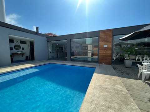 Restaurant/places to eat, Swimming pool