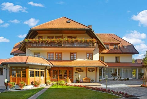 Property building, Facade/entrance, Summer