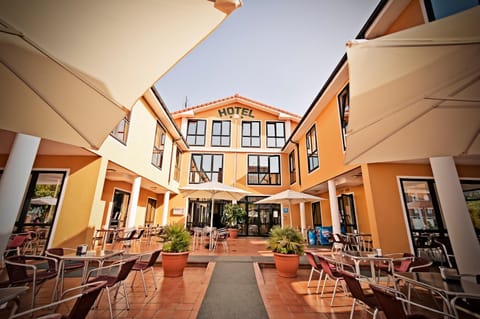 Day, Nightclub / DJ, Lounge or bar