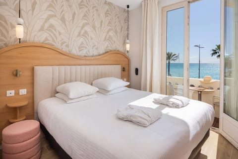 Bed, Photo of the whole room, Bedroom, Sea view