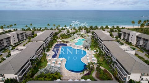 Facade/entrance, Swimming pool