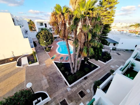 Bird's eye view, Pool view